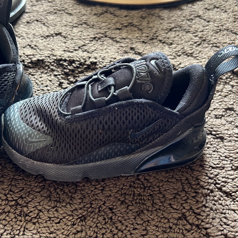 Toddler Nike 270s
